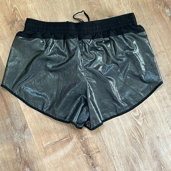 NIKE Women's Clash Tempo Luxe Lined Running Shorts Black Silver Size M - Picture 3 of 9